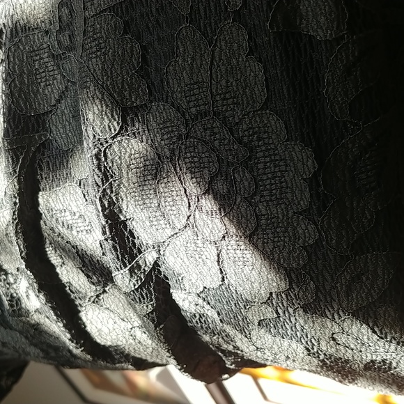 EXPRESS Multi-Way Bodysuit - Picture 4 of 14